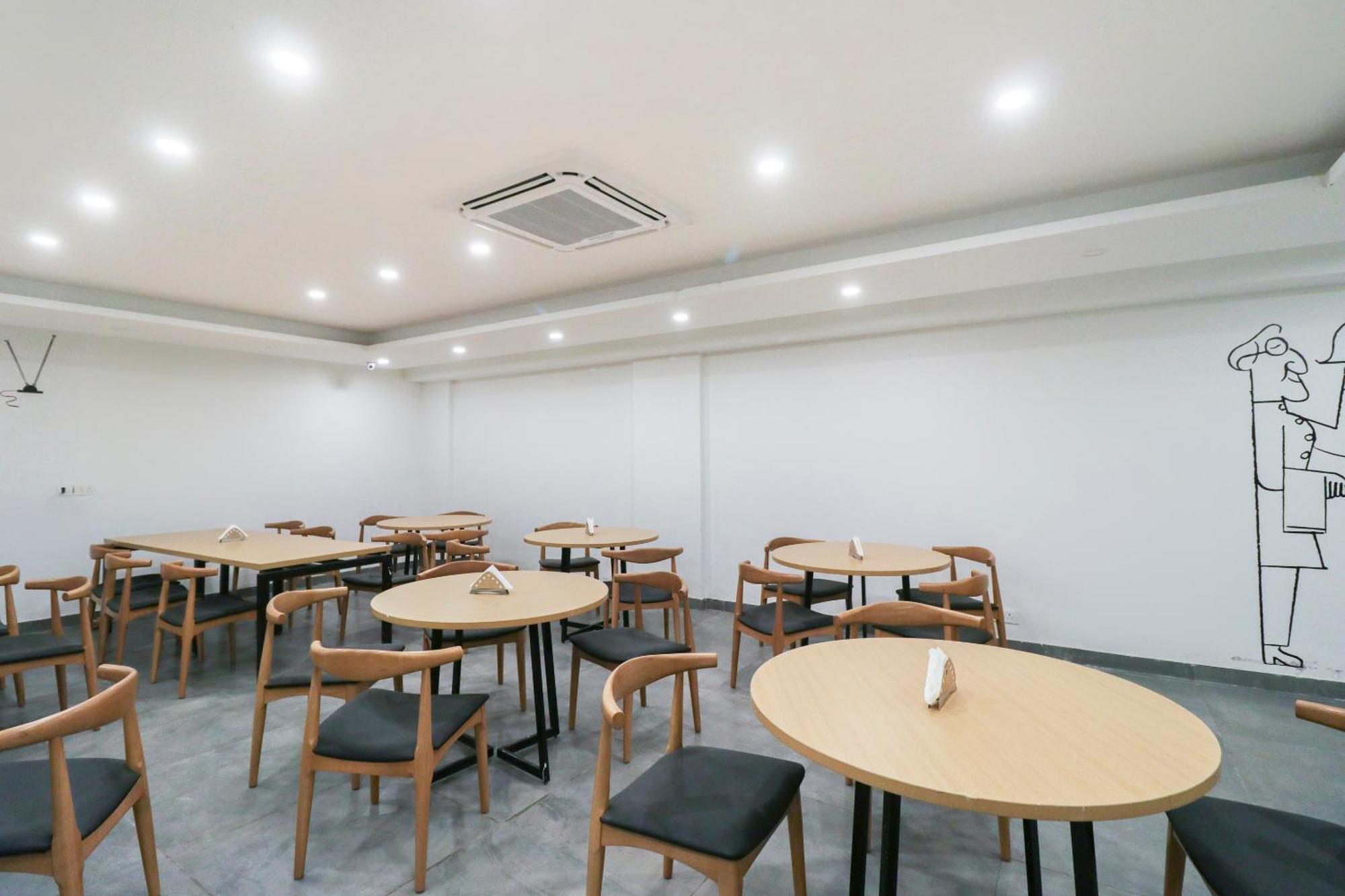 Hotel Townhouse Noida Sector 71 Near Iskcon Temple Noida Indirapuram Exterior foto