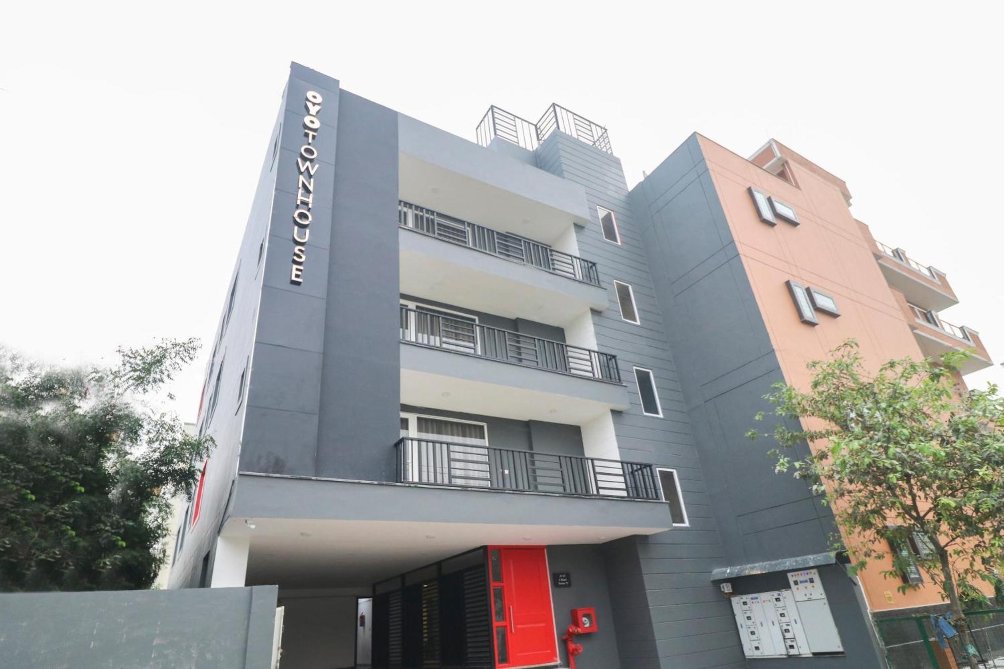 Hotel Townhouse Noida Sector 71 Near Iskcon Temple Noida Indirapuram Exterior foto